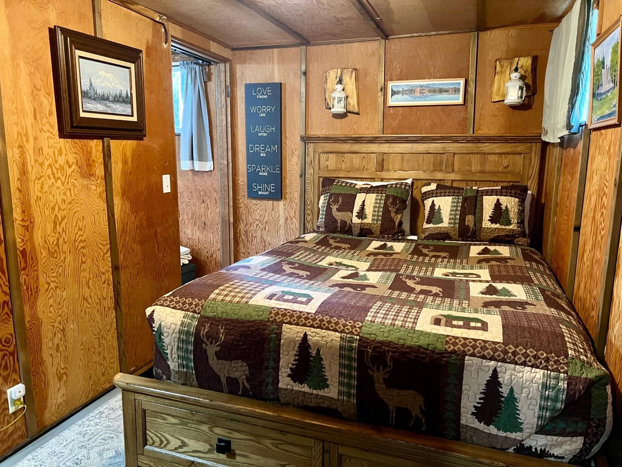Mt Rainier Little Green Cabin On Big Creek! Ashford Eksteriør billede